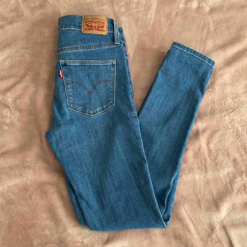 Levi’s Slimming Skinny